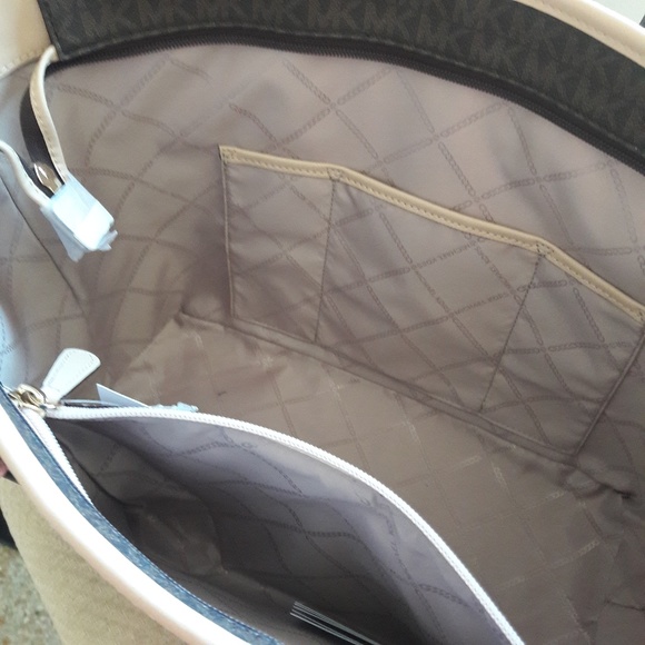 MICHAEL KORS JET SET TRAVEL TZ TOTE PURSE - Picture 7 of 8